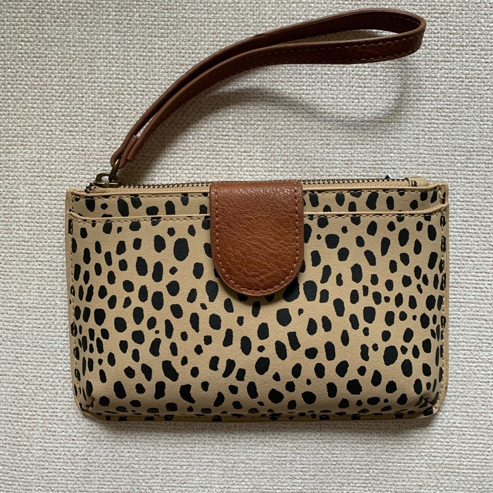 Spotted Cheetah Wristlet Wallet - universal thread